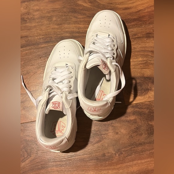 Nike Air Force - Picture 2 of 2